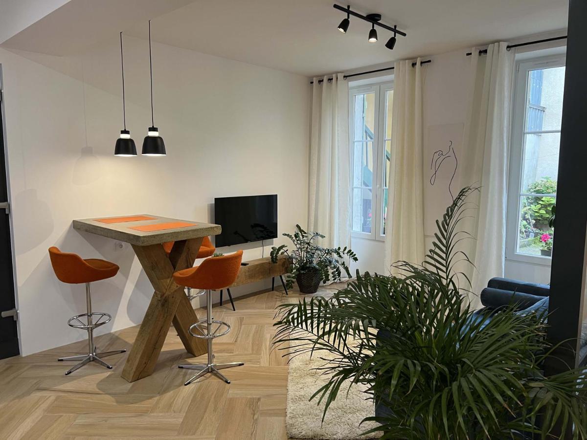 Bel Appartement Au Centre Du Vieux Joigny Esterno foto
